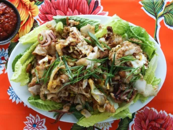 Fried-Rice-Noodles-with-Squid