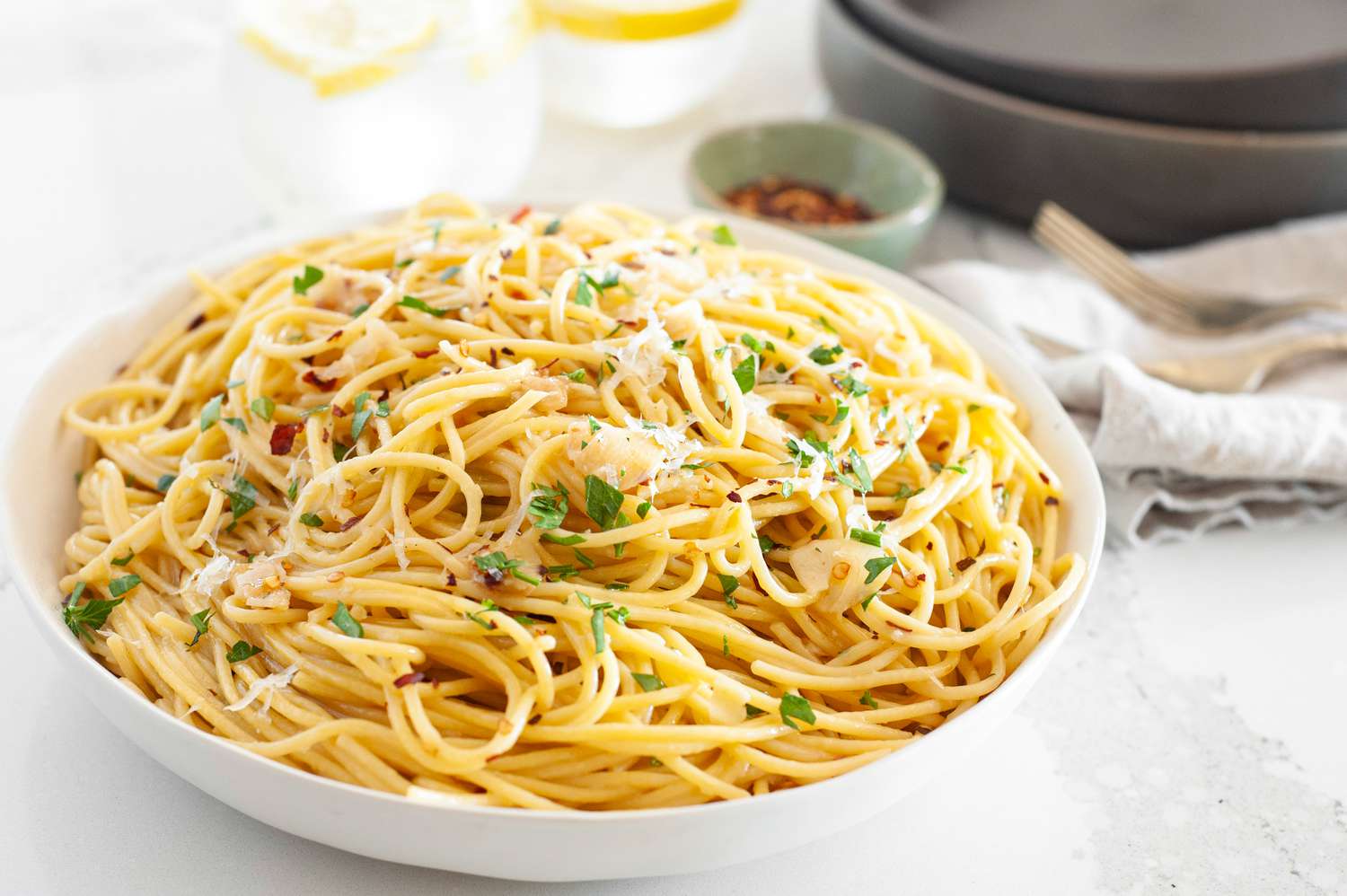 Spaghetti-Aglio-e-Olio - ThaiMantra Pattaya Spaghetti-Aglio-e-Olio