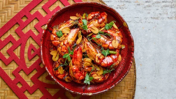 Stir-fried-Tiger-Prawn-with-Tamarind-Sauce - ThaiMantra Pattaya Stir-fried-Tiger-Prawn-with-Tamarind-Sauce