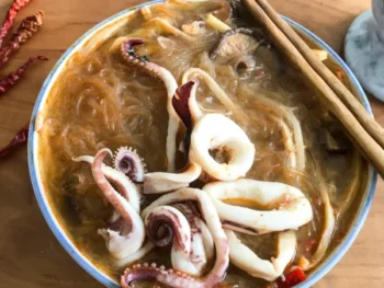 Tom-Yum-Squid