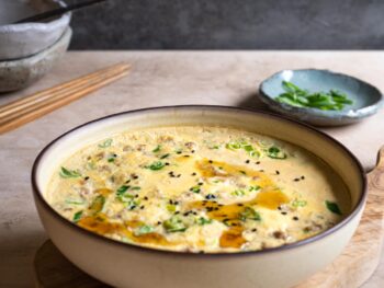 STEAMED EGGS IN CHICKEN:PORK (HOTPOT)